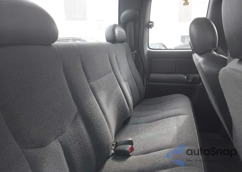 2004 Chevrolet Silverado 1500 Work Truck z USA, uszkodzony, nr VIN 2GCEK19T641143922